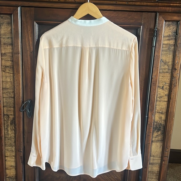 St John Silk Blouse in Peach Size 8 - Picture 4 of 5